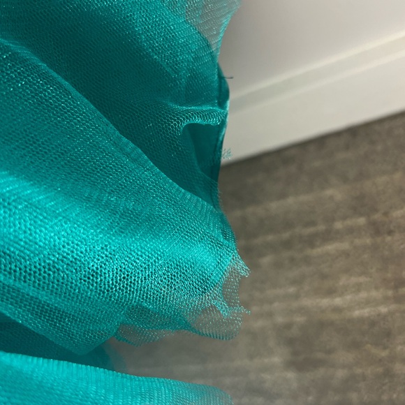 TONY BOWLS FORMAL GOWN - Picture 11 of 11